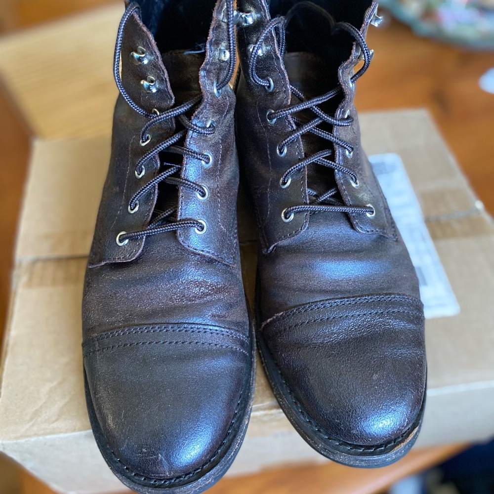 Thursday Captain in Canyon waxed flesh size 9D
